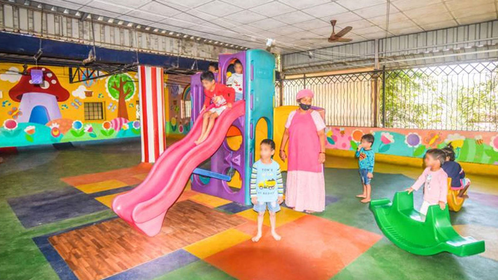 FIRST FLOOR: Play area