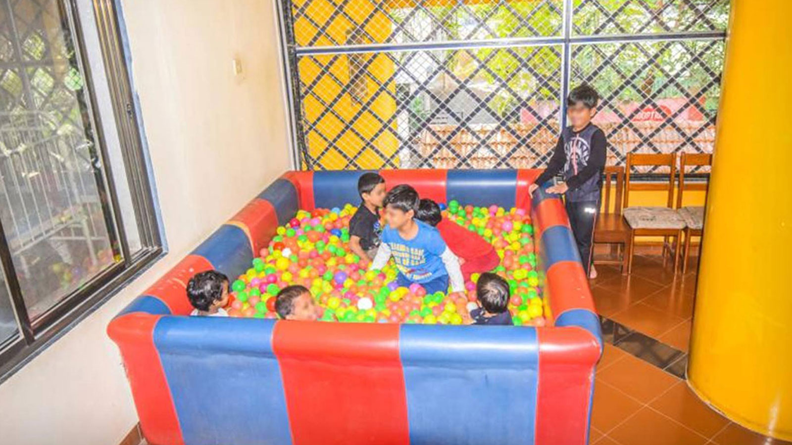 FIRST FLOOR: Play area