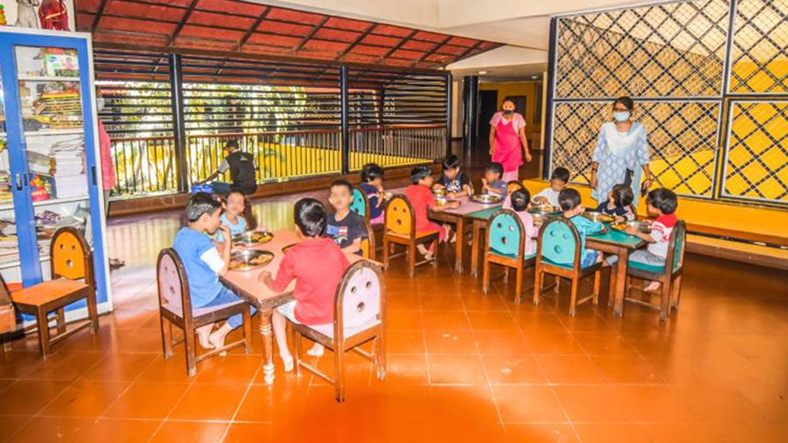 FIRST FLOOR: Dining area