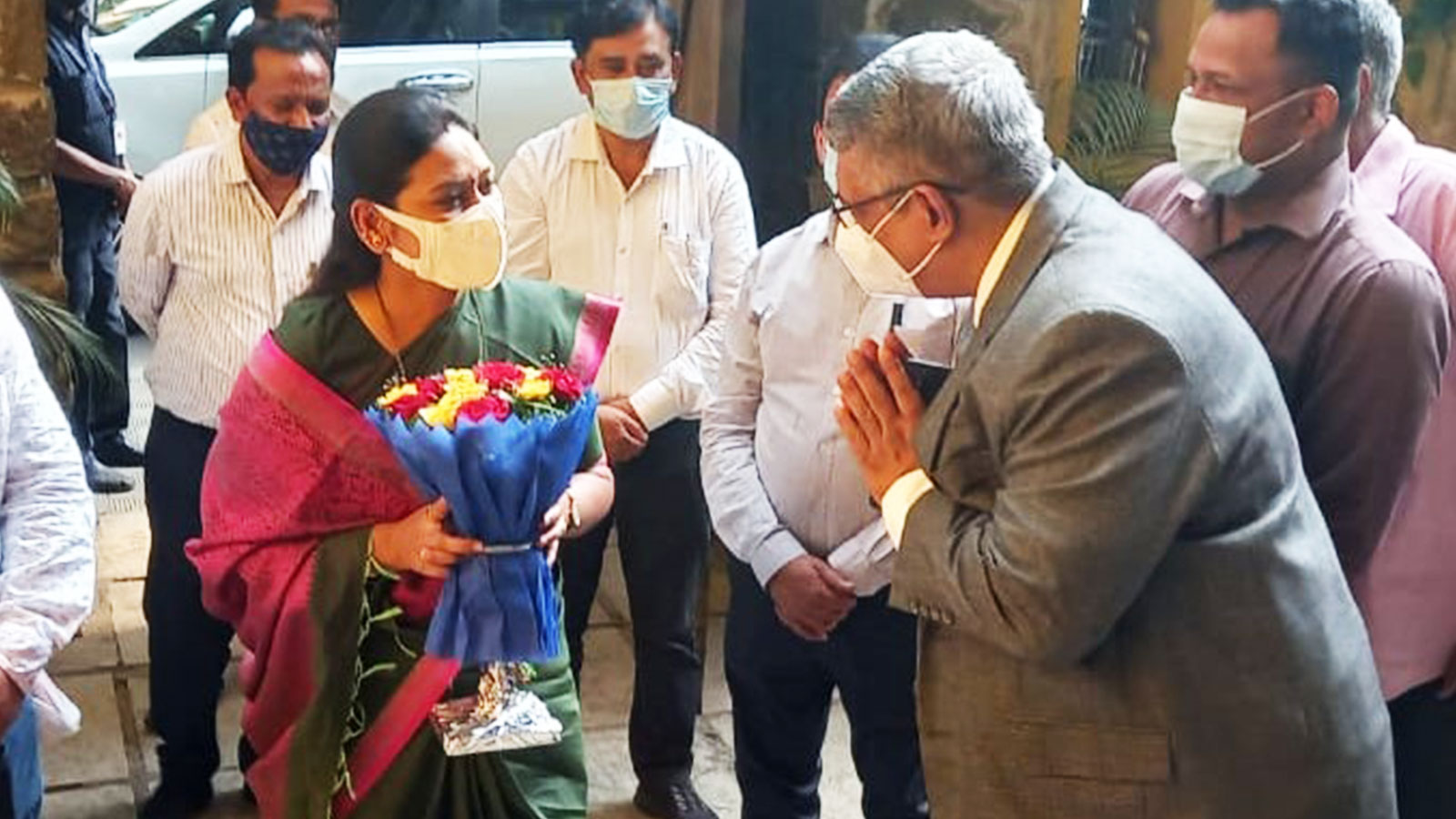 EVENTS: Mrs. Saroj Ahire, Chairperson, Child Welfare Commission, Maharashtra Legislative Assembly, welcomed by Chairman, Mr Rabindra Hazari