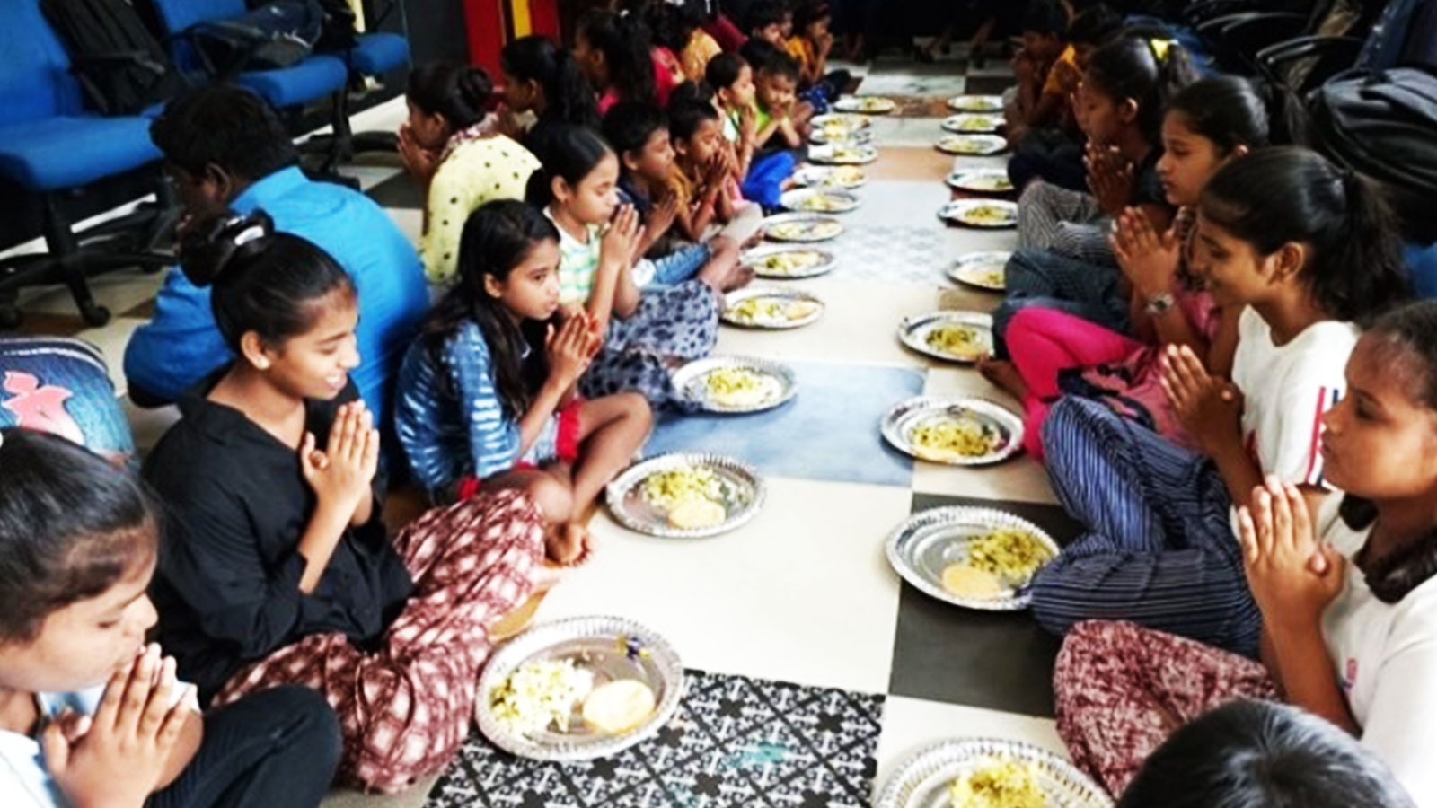 NUTRITION: Sponsored lunch at our Mahatma Gandhi Nagar Quarry community centre